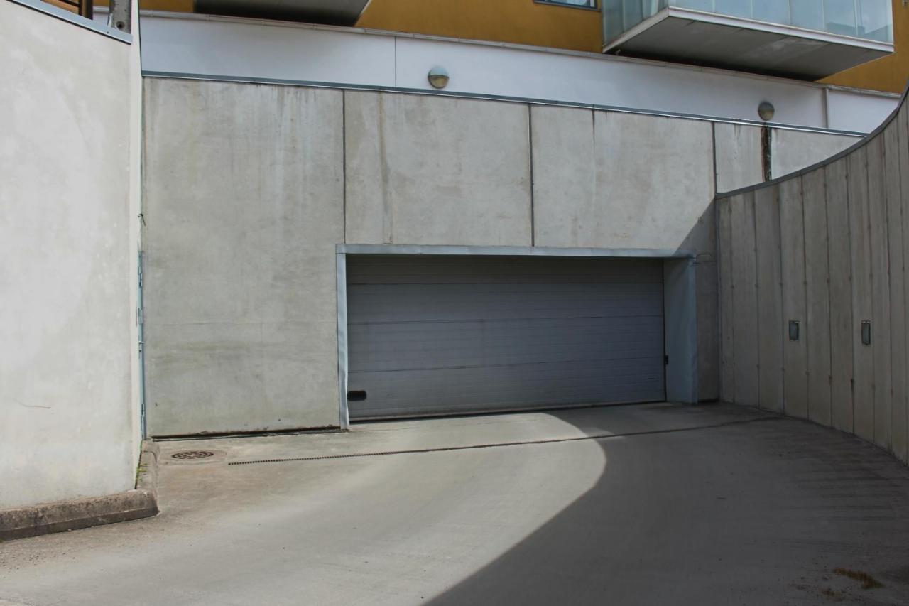 New Modern 4-Room Apartment With Big Balcony And Undeground Parking In Center Of Tallinn Exteriör bild